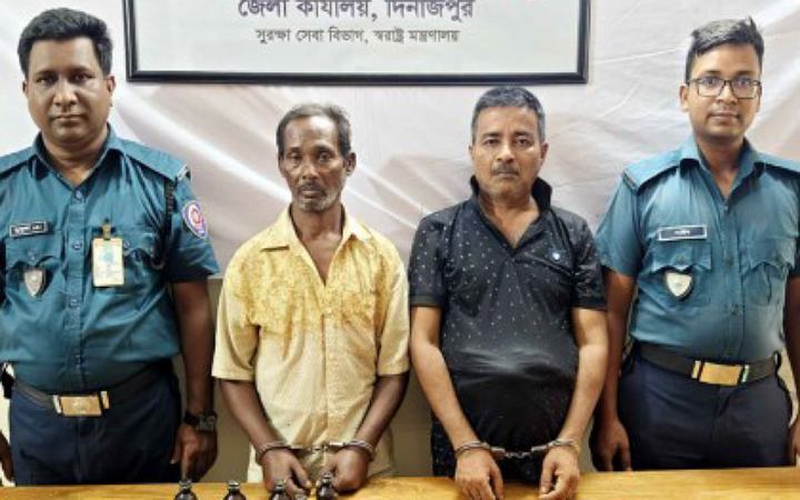 দিনাজপুরে ২ মাদক কারবারি আটক