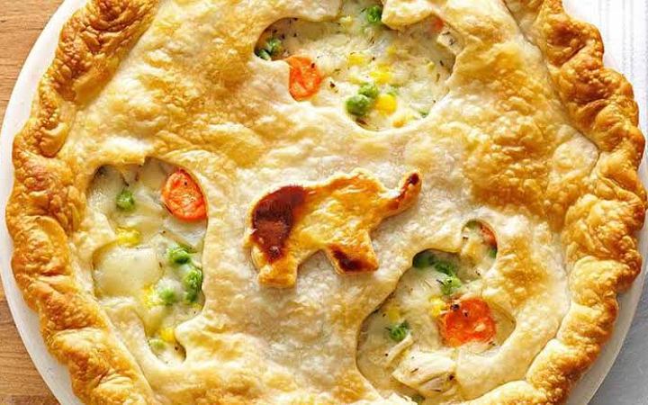 ঘরেই তৈরি করুন সুস্বাদু ভেজিটেবল পাই