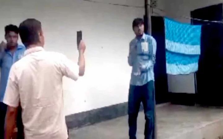 জামারপুরে পল্লী বিদ্যুৎ কর্মচারীকে বেঁধে রাখল আনসার