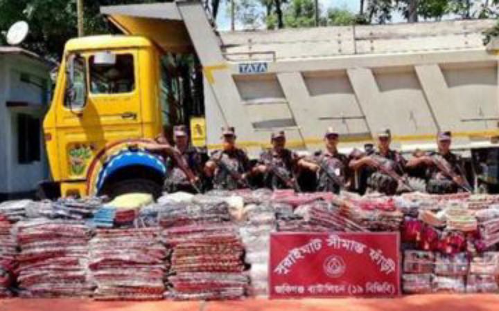 কানাইঘাট সীমান্ত থেকে প্রায় দুই কোটি টাকা মূল্যের ভারতীয় কাপড় জব্দ