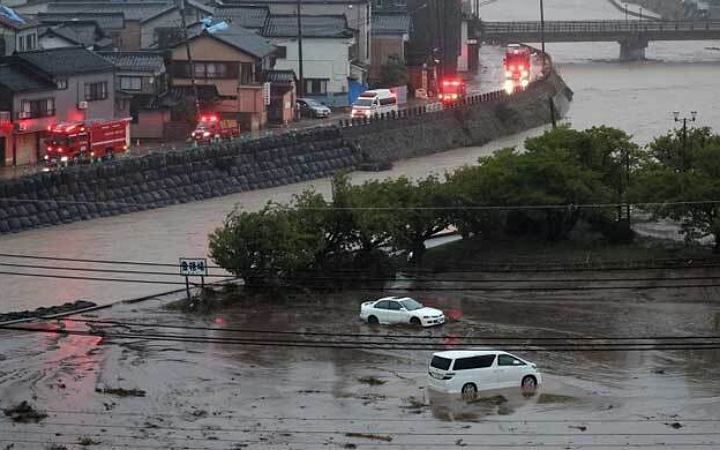 জাপানে রেকর্ড বৃষ্টির পর বন্যায় ৬ জনের মৃত্যু