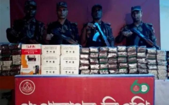 সীমান্তে কোটি টাকার ভারতীয় পণ্য জব্দ করলো বিজিবি