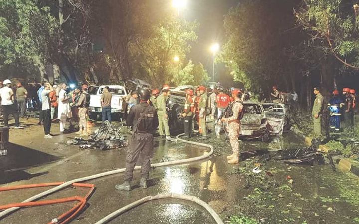 পাকিস্তানে বোমা হামলায় ২ চীনা নাগরিক নিহত আহত ১০