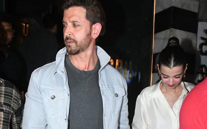 দীর্ঘ দিন পরে একসঙ্গে হৃতিক রোশান ও সাবা আজাদ