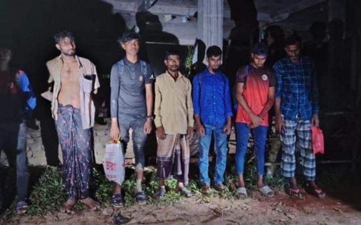 অবৈধভাবে ভারতে যাওয়ার সময় ৮ বাংলাদেশি গ্রেফতার
