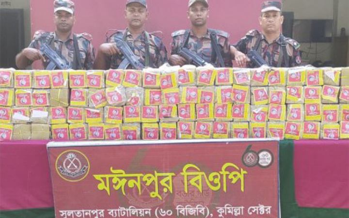 ব্রাহ্মণবাড়িয়ায় ২ লাখ ভারতীয় বাজি জব্দ