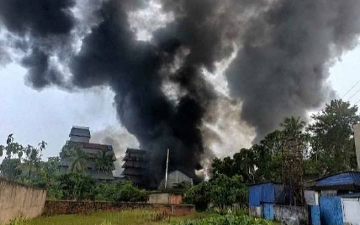 ভারতে তেলের কারখানায় আগুন,নিহত ১ আহত কয়েকজন