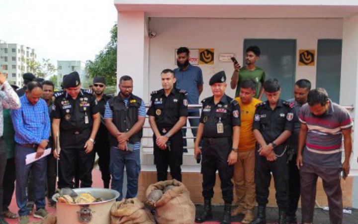 বরিশালে ২২২ টি কচ্ছপসহ আটক ২