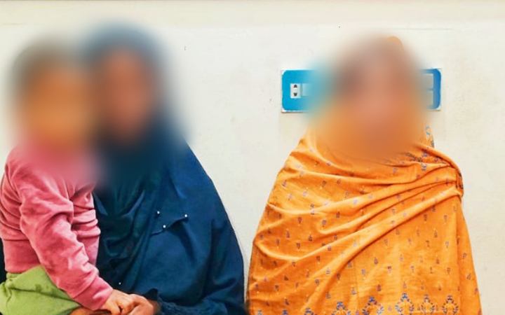 গাইবান্ধায় ফেনসিডিলসহ আটক ২ নারী