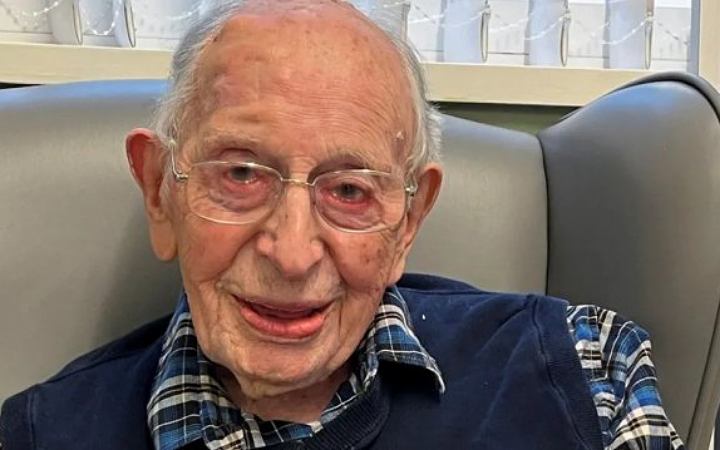 বিশ্বের প্রবীণতম পুরুষ জন টিনিসউডের মৃত্যু