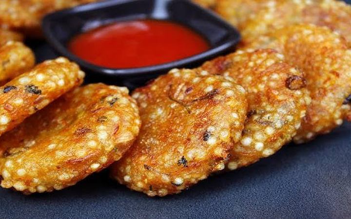 সহজে তৈরি করুন সাবুদানার নোনতা পিঠা