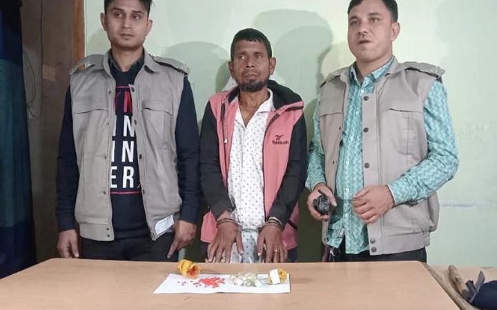 ১৩০০ পিস ইয়াবাসহ গ্রেপতার ১