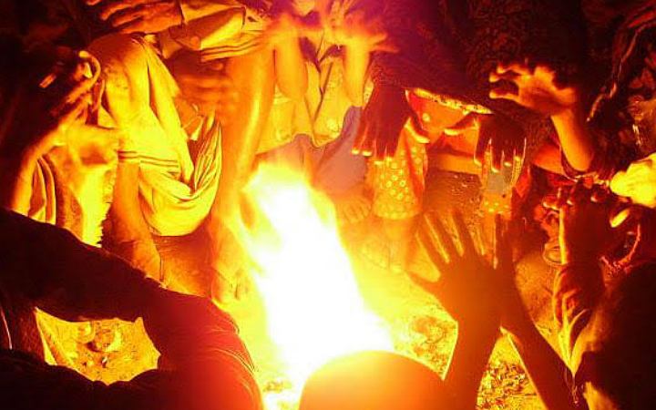 লালমনিরহাটে আগুন পোহাতে গিয়ে এক বৃদ্ধার মৃত্যু