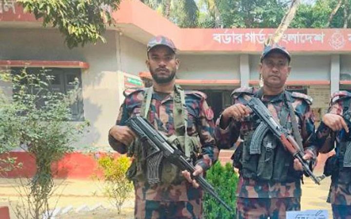 চুয়াডাঙ্গায় আমবাগান থেকে ১০ টি স্বর্ণের বার উদ্ধার