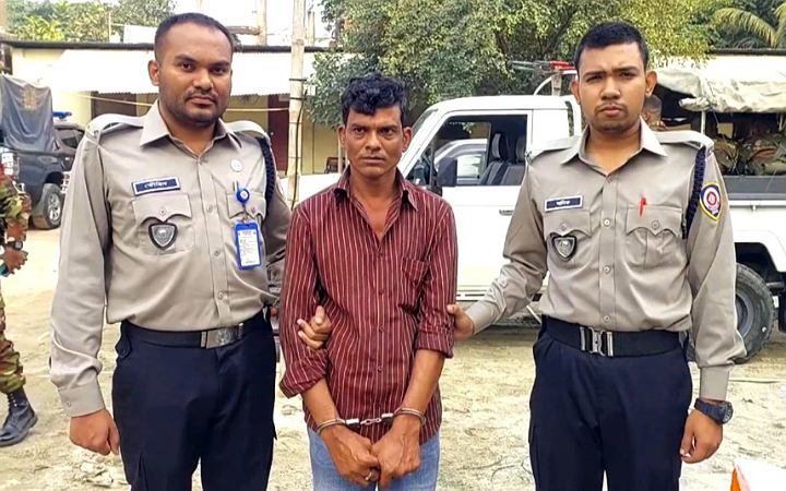 ৪৪ কেজি গাঁজাসহ আটক ১