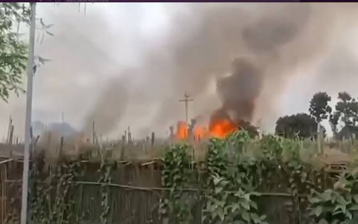 মাদারীপুরে আগুনে পুড়লো পানবরজ