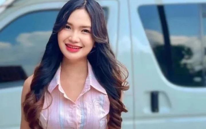 নেক টুইস্টিং ম্যাসাজের পর মৃত্যু জনপ্রিয় গায়িকার