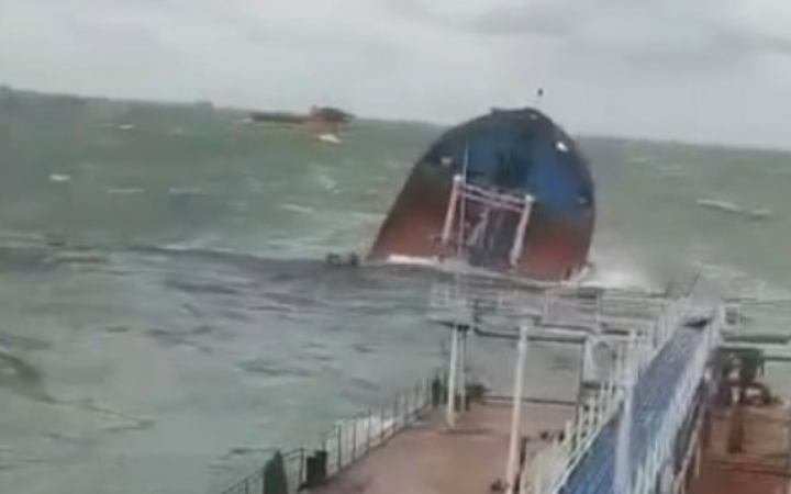 কৃষ্ণ সাগরে তেলবাহী ২ রুশ জাহাজ ডুবে গেছে, ১ ক্রু’র ‍মৃত্যু