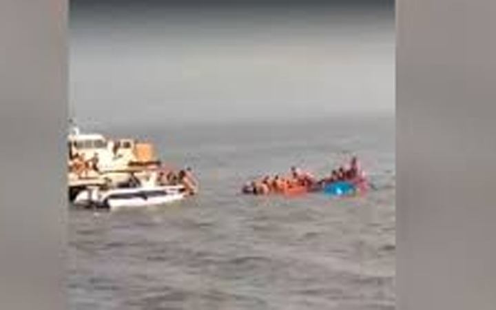 মুম্বাইয়ে লঞ্চডুবি, মৃতের সংখ্যা বেড়ে ১৩