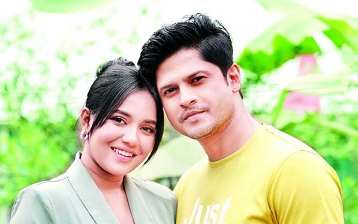 মালয়েশিয়ায় নাটকের শুটিংয়ে নিলয় - মাহি