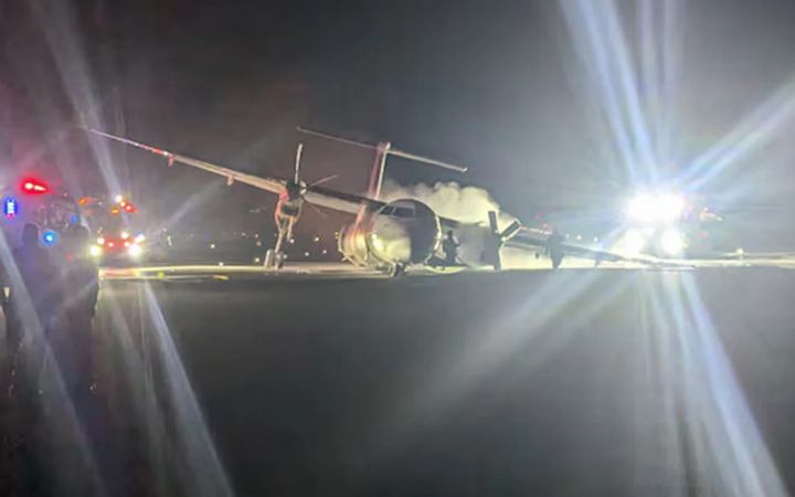 কানাডায় অবতরণের সময় ফ্লাইটে আগুন