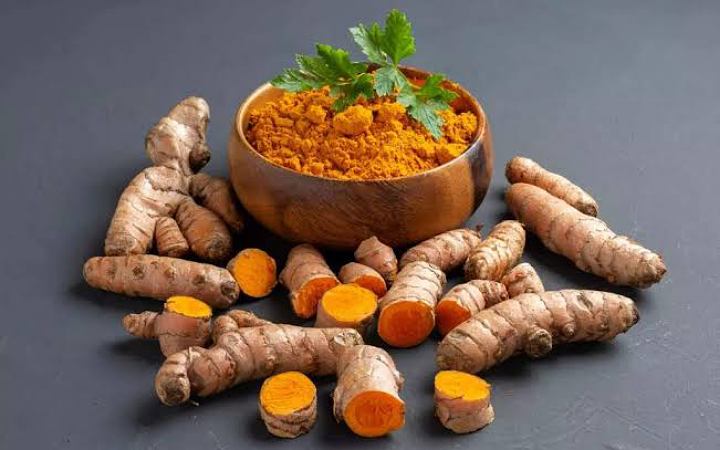 কাচাঁ হলুদ খাওয়ার উপকারিতা