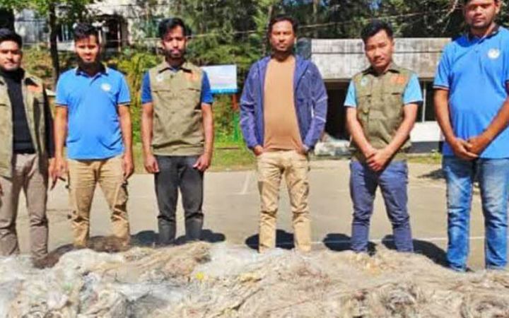 মিরসরাইয়ের মহামায়া লেক থেকে অবৈধ ৪ হাজার মিটার জাল জব্দ