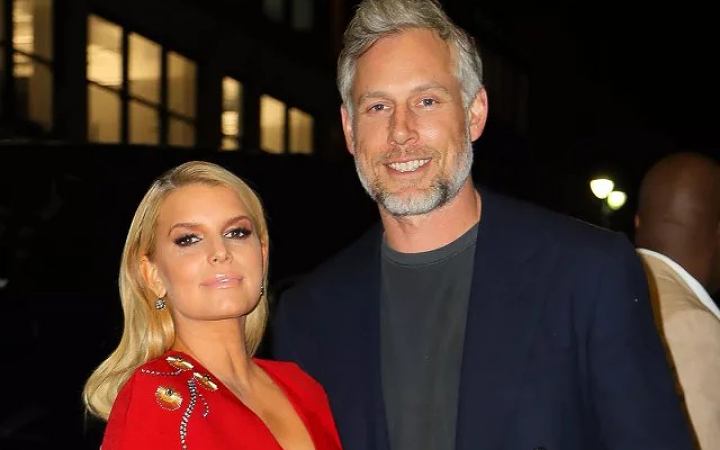 বিচ্ছেদের সিদ্ধান্ত নিয়েছেন সিম্পসন-জনসন