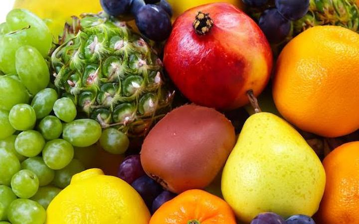 শীতে কোন কোন ফল খাওয়া জরুরি