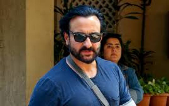 হাসপাতাল থেকে বাড়ি ফিরলেন সাইফ আলি খান