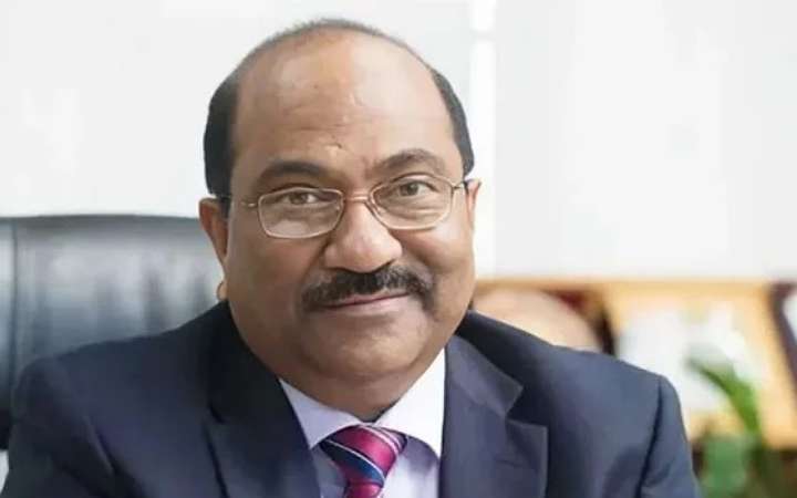বাংলাদেশ ব্যাংকের ভল্টেই থাকছে সুরের স্বর্ণালংকার-অর্থ