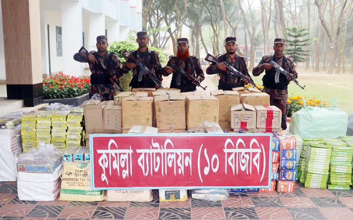 কুমিল্লা সীমান্তে বিপুল পরিমাণ ভারতীয় পণ্য জব্দ