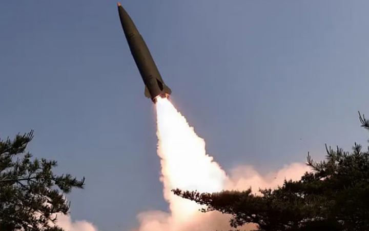 উপকূলে একাধিক ব্যালিস্টিক ক্ষেপণাস্ত্র নিক্ষেপ উত্তর কোরিয়ার