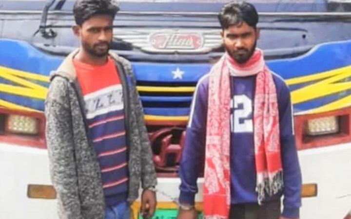 গাইবান্ধায় ৭ কেজি গাঁজাসহ আটক ২