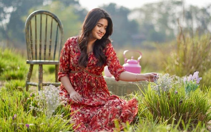 প্রথমবার রোমান্টিক গান গাইলেন ন্যান্সি- কন্যা রোদেলা