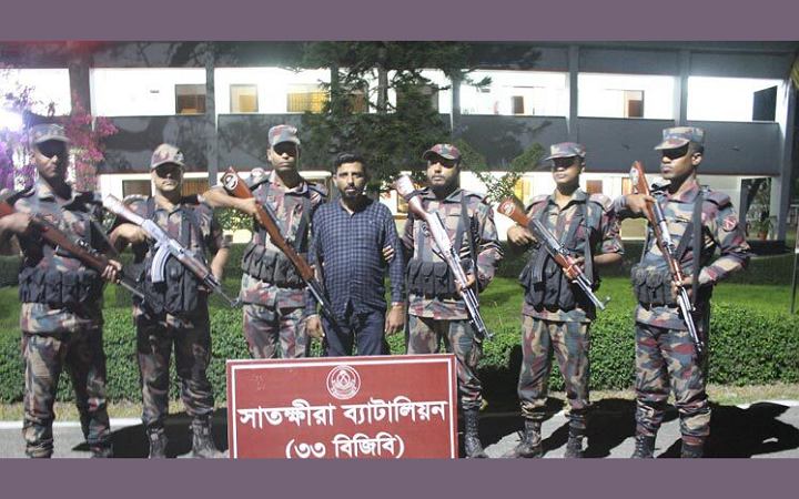 সাতক্ষীরা সীমান্তে অবৈধ ভারতীয় নাগরিক আটক