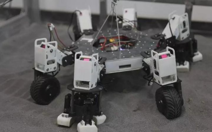 মহাকাশে খনিজসম্পদ আহরণ করবে চীনা রোবট