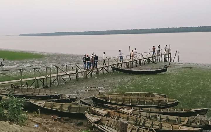টেকনাফ সীমান্তে মাইন বিস্ফোরণ, যুবকের পা বিচ্ছিন্ন