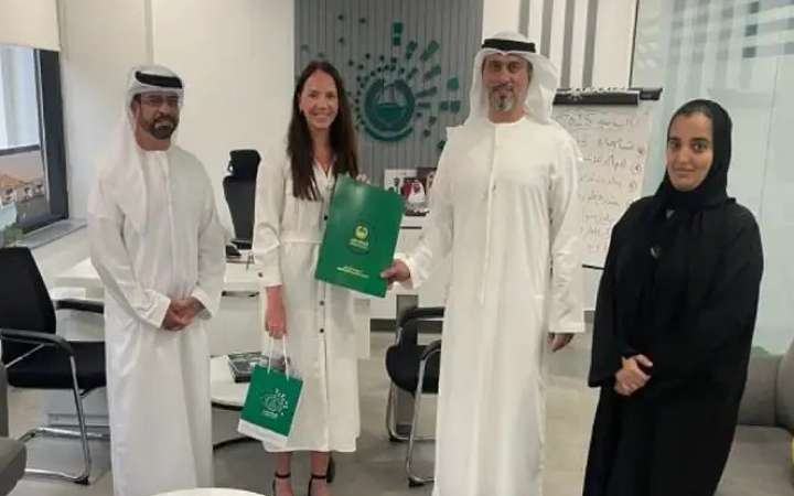 দুবাই পুলিশের হাতে সোনার গহনা ফিরিয়ে দিয়ে প্রশংশিত হলেন পর্যটক