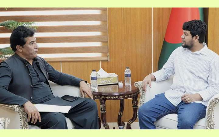 পাকিস্তানে বাংলাদেশি চ্যানেল সম্প্রচারের প্রস্তাব দিলেন তথ্য উপদেষ্টা