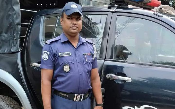 দর্শনায় পুলিশ কনস্টেবলের ঝুলন্ত মরদেহ উদ্ধার