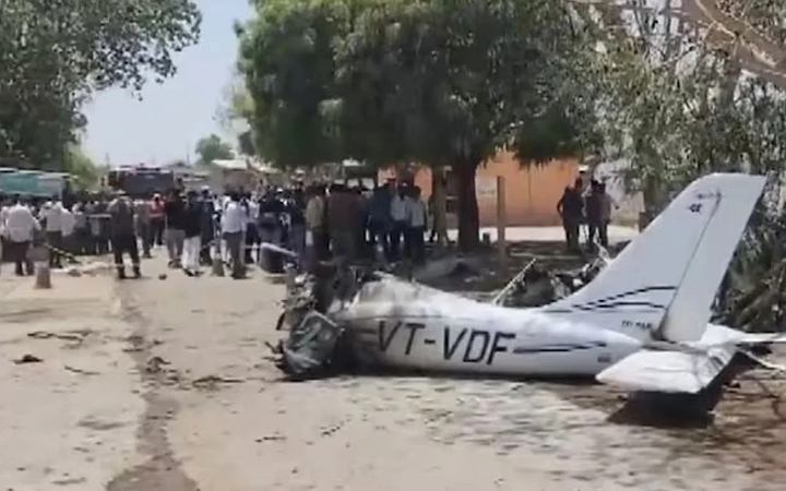 ভারতে প্রশিক্ষণের সময় ভেঙে পড়ল একটি প্লেন, পাইলটের মৃত্যু