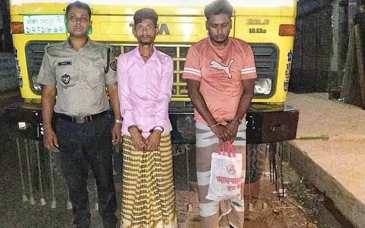 গোবিন্দগঞ্জে ২৪ কেজি গাঁজাসহ গ্রেফতার ২