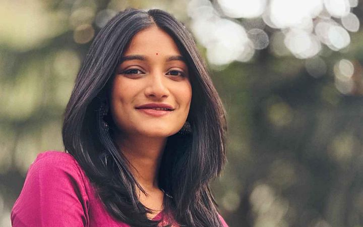 চিকিৎসার জন্য আজ বাবাকে নিয়ে ভারত যাচ্ছেন নিদ্রা দে নেহা