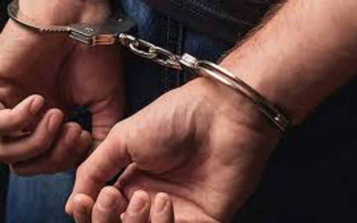 কক্সবাজারে অস্ত্রসহ ব্যবসায়ী গৈফতার