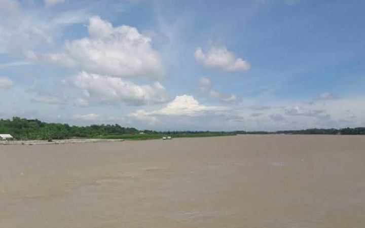 আড়িয়াল খাঁ নদে গোসল করতে গিয়ে শিক্ষার্থী নিখোঁজ