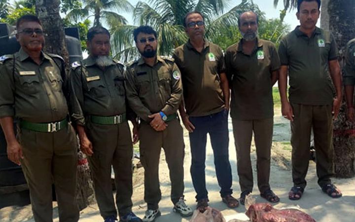 ভারানী খাল থেকে ৪২ কেজি হরিণের মাংস জব্দ করেছে বনবিভাগ