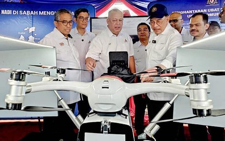 মালয়েশিয়ায় চালু হচ্ছে ড্রোনের মাধ্যমে ওষুধ সরবরাহ