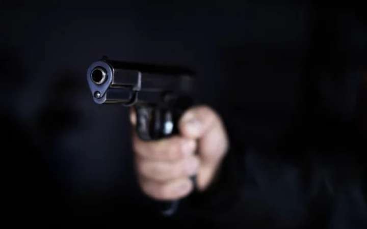 ‘মোটু’ বলায় দুই বন্ধুকে ধাওয়া করে গুলি