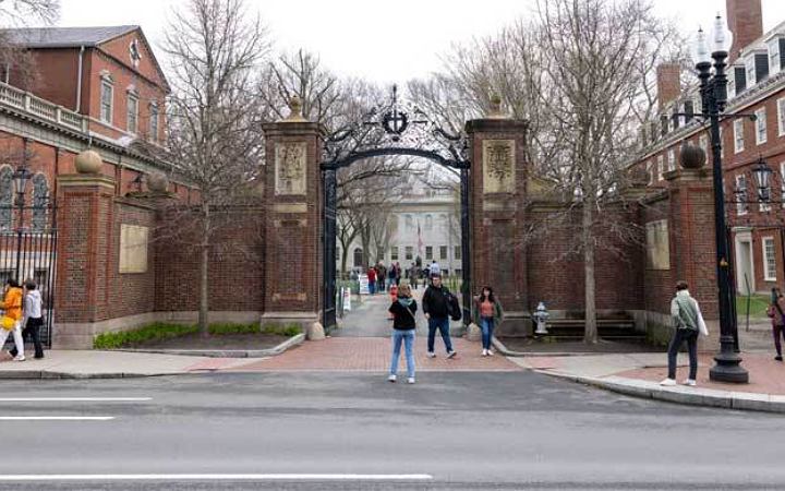 হার্ভার্ডের ৬ কোটি ডলার অনুদান বাতিল করলো যুক্তরাষ্ট্র